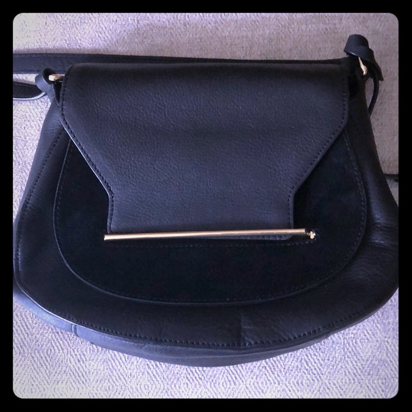 Vince Camuto Handbags - Vince Camuto leather bag